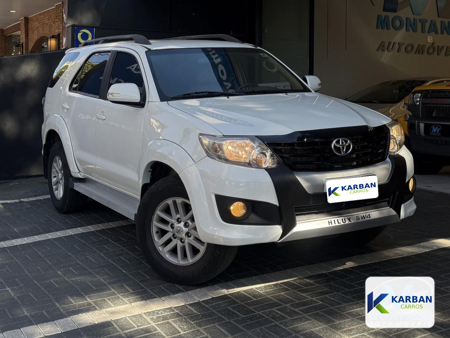 TOYOTA HILUX SW4 4X2SR